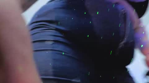 Selena online show from 10-12-25, 05:06