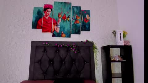 selena_fox7 online show from 09-10-25, 05:29