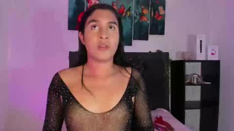 selena_fox7 online show from 09-22-25, 04:25