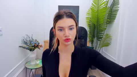 selenaemoore online show from 09-11-25, 03:39