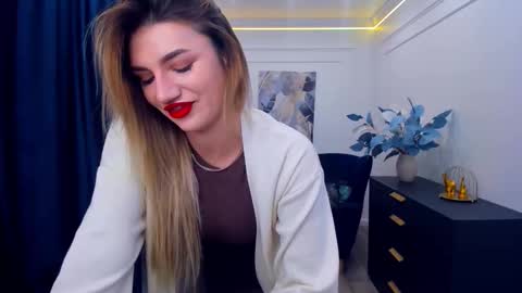 selenaemoore online show from 09-18-25, 03:52