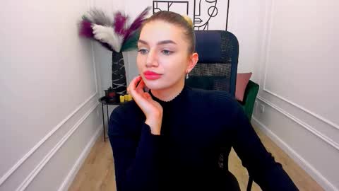 selenaemoore online show from 11-06-25, 04:13