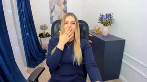 selenaemoore online show from 02-01-26, 03:38