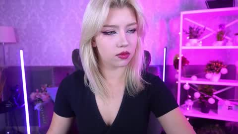 Snapshot of selenairis chatting on 09-15-25, 06:13 selenairis online show from 09-15-25, 06:13