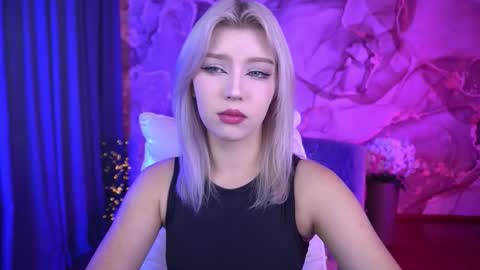 Snapshot of selenairis chatting on 10-14-25, 06:36 selenairis online show from 10-14-25, 06:36