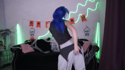 Snapshot of selenairis chatting on 10-28-25, 09:17 selenairis online show from 10-28-25, 09:17