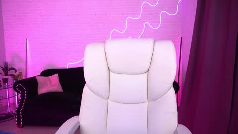 Snapshot of selenairis chatting on 11-04-25, 09:25 selenairis online show from 11-04-25, 09:25