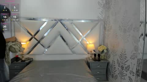 Selena reyess online show from 11-22-25, 07:02