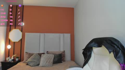 Snapshot of selene_e chatting on 09-26-25, 08:57 Karol. online show from 09-26-25, 08:57