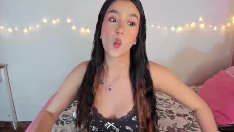 Snapshot of selene_e chatting on 01-09-26, 10:33 Karol. online show from 01-09-26, 10:33