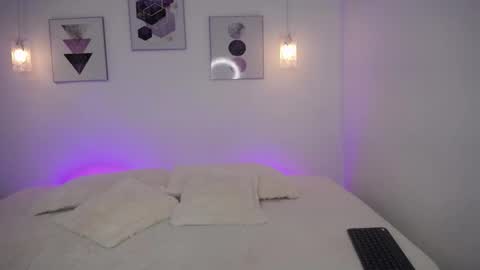 Snapshot of selene_rouse_ chatting on 10-28-25, 04:49 selene_rouse_ online show from 10-28-25, 04:49