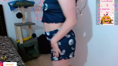 Snapshot of seleneg chatting on 10-19-25, 07:09 Selene G online show from 10-19-25, 07:09