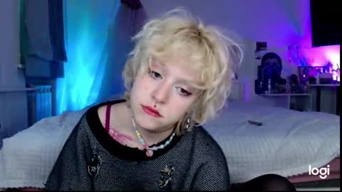 Snapshot of selestialcharm chatting on 11-29-25, 07:11 selestialcharm online show from 11-29-25, 07:11