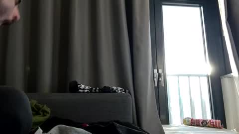 Snapshot of selfiepicdump chatting on 01-03-25, 01:25 Julian Kinky Bi-guy online show from 01-03-25, 01:25