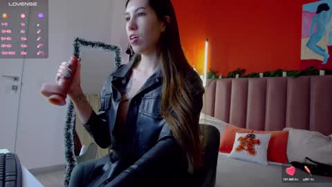 Nicole online show from 12-10-24, 01:54