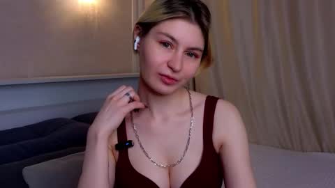 Snapshot of senabouthot chatting on 11-08-25, 01:39 Lilith online show from 11-08-25, 01:39