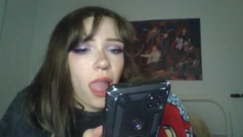 Snapshot of sendforesme chatting on 01-04-25, 03:18 goddess esme  online show from 01-04-25, 03:18