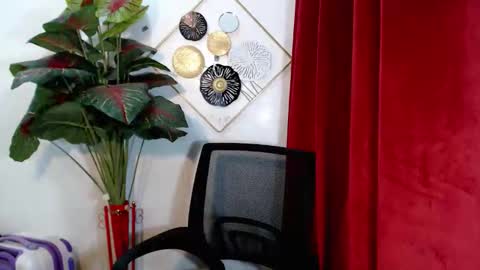 sensational_yeng online show from 10-18-25, 02:40