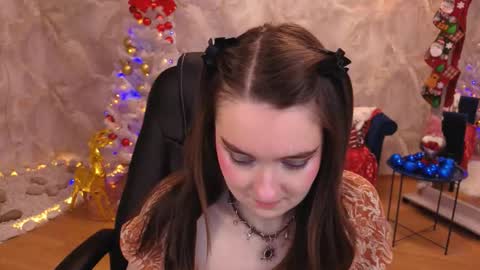 Snapshot of sensemysoul chatting on 12-16-25, 06:35 sensemysoul online show from 12-16-25, 06:35