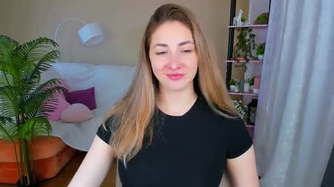 sensitiveheartt online show from 10-07-25, 08:06