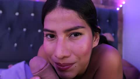 Snapshot of senssual_goddess chatting on 11-17-25, 04:35 senssual_goddess online show from 11-17-25, 04:35