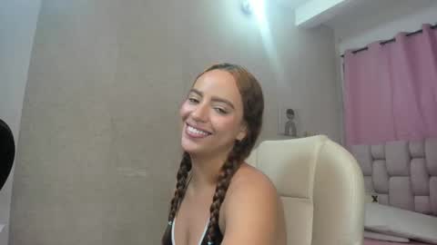 Snapshot of sensual_aura chatting on 01-28-25, 06:27 sensual_aura online show from 01-28-25, 06:27