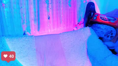 Snapshot of seraphine23_ chatting on 01-29-25, 04:15 seraphine online show from 01-29-25, 04:15