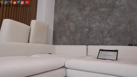 SeraReads online show from 09-10-25, 09:09