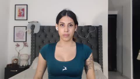 sararoussee online show from 12-06-24, 02:24