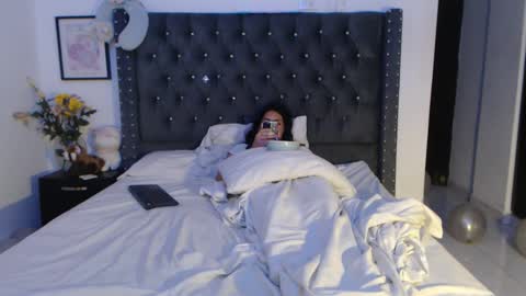 sararoussee online show from 01-06-25, 04:36