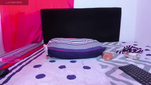 serenawilliam_ online show from 11-15-25, 06:15