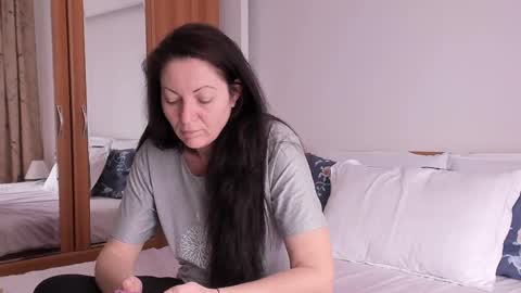 Snapshot of serenity_blue chatting on 03-19-26, 09:24 Serena online show from 03-19-26, 09:24