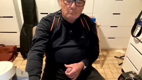 Snapshot of serge8413 chatting on 12-07-24, 06:15 serge8413 online show from 12-07-24, 06:15