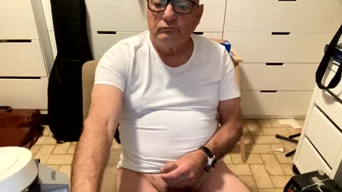 Snapshot of serge8413 chatting on 12-08-24, 03:21 serge8413 online show from 12-08-24, 03:21