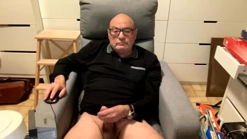 Snapshot of serge8413 chatting on 12-28-24, 11:26 serge8413 online show from 12-28-24, 11:26