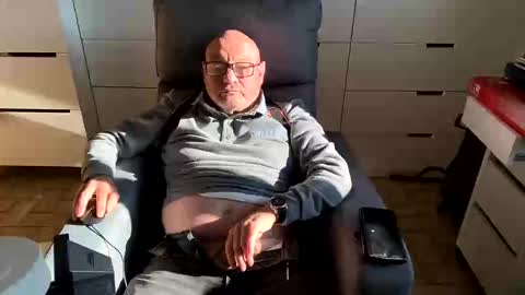 Snapshot of serge8413 chatting on 12-30-24, 01:25 serge8413 online show from 12-30-24, 01:25