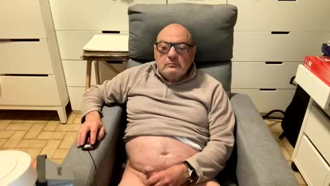 Snapshot of serge8413 chatting on 01-01-25, 03:56 serge8413 online show from 01-01-25, 03:56