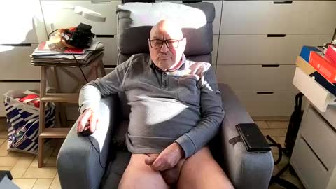 Snapshot of serge8413 chatting on 01-07-25, 02:19 serge8413 online show from 01-07-25, 02:19