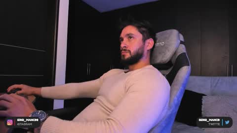 Snapshot of sergi_mancini11 chatting on 12-17-25, 11:22 Sergi Mancini online show from 12-17-25, 11:22