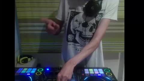 Dj Notorious aka bionik hand online show from 09-19-25, 06:08