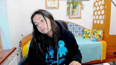 Snapshot of serpenttempter88 chatting on 10-15-25, 06:13 VIOLA online show from 10-15-25, 06:13