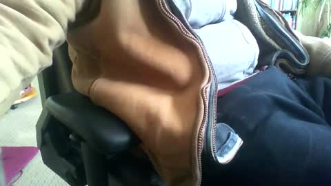 Snapshot of severeadversity chatting on 01-04-25, 09:32 severeadversity online show from 01-04-25, 09:32