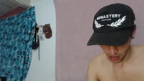 Snapshot of sex_forever77 chatting on 12-26-24, 01:51 Karol y antony online show from 12-26-24, 01:51
