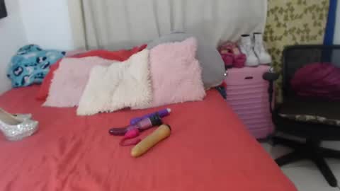 Snapshot of sex_forever77 chatting on 02-22-25, 07:45 Karol y antony online show from 02-22-25, 07:45