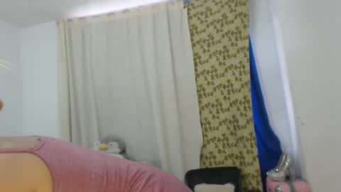 Snapshot of sex_forever77 chatting on 03-04-25, 08:05 Karol y antony online show from 03-04-25, 08:05