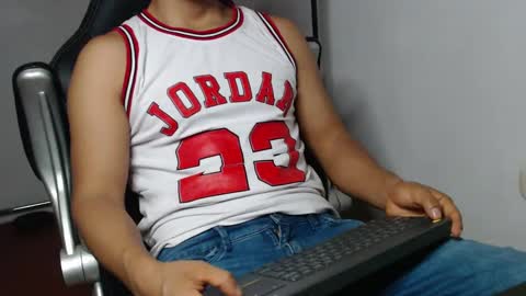 Snapshot of sexatlexx chatting on 12-15-24, 03:45 arnold online show from 12-15-24, 03:45