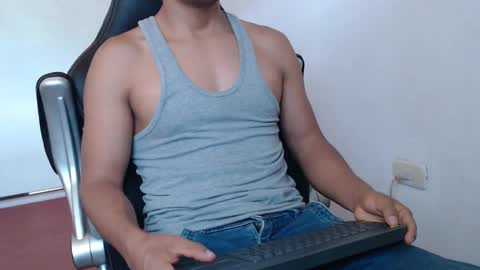 Snapshot of sexatlexx chatting on 01-13-25, 02:11 arnold online show from 01-13-25, 02:11