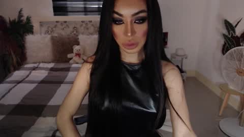 Snapshot of sexenchantresstgirl chatting on 12-03-24, 12:46 Mistress Maria online show from 12-03-24, 12:46