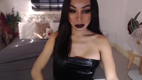 Snapshot of sexenchantresstgirl chatting on 01-27-25, 12:33 Mistress Maria online show from 01-27-25, 12:33