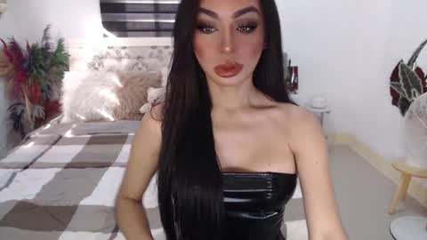 Snapshot of sexenchantresstgirl chatting on 02-03-25, 12:47 Mistress Maria online show from 02-03-25, 12:47